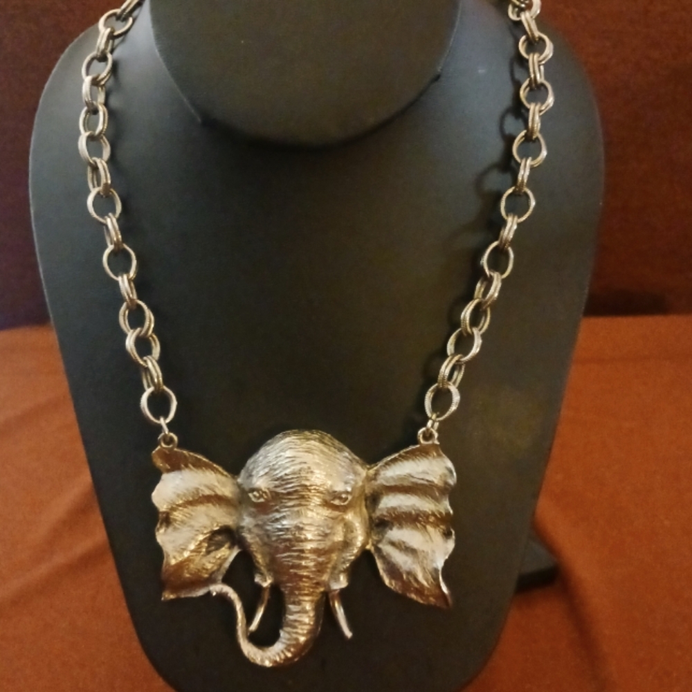 Fashion Jewelry Gold Elephant Pendant Necklace